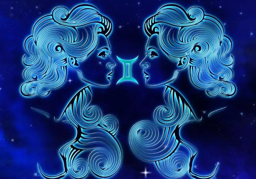 Gemini female attraction