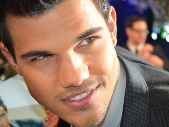 Aquarius man personality